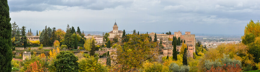 Fototapeta na wymiar Panorama of the Alhambra in Granada.