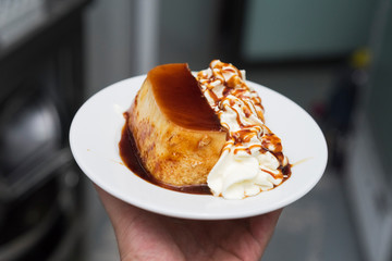 flan con nata hecho a mano