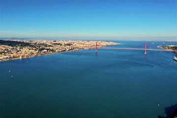 Lissabon Luftbilder - Luftaufnahmen von Lissabon: Ponte 25 de Abril, Castelo de São Jorge, Igreja...