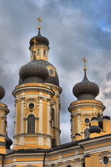 Fototapeta na wymiar Onion domes in Saint Petersburg