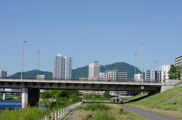 Fototapeta na wymiar 豊平川と豊平橋