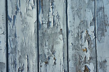 cracked color on a wall outside