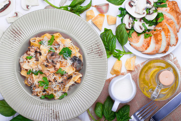 Pasta with white mushrooms