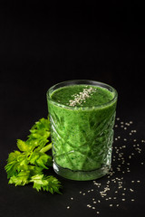 Spinach and celery smoothie