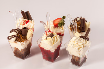 postres de fresa y chocolate