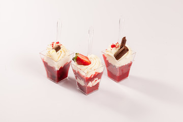 postres de fresa y chocolate