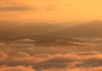 朝焼けの雲海