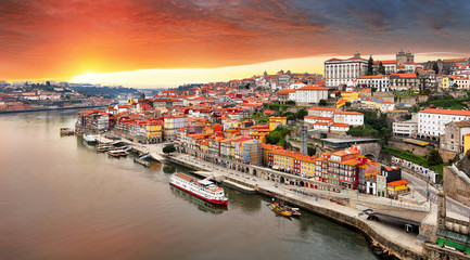 Fototapeta premium Porto city at sunset, Portugal