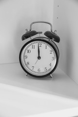 Naklejka premium Sveglia a mezzogiorno