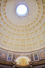 Obraz premium Oculus on the top of Pantheon in Rome, Italy
