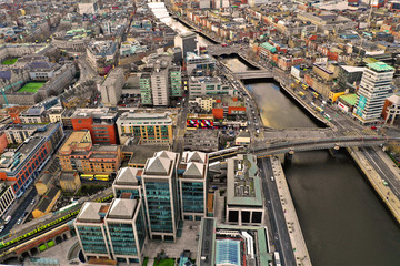 Fototapeta premium Dublin - Luftbilder von Dublin mit DJI Mavic 2 Drohne fotografiert aus ca. 100 Meter Höhe