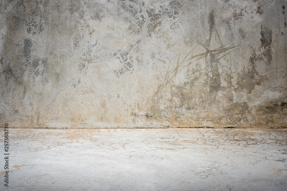 Aufkleber grunge concrete studio room background with light.mock up space for display of product or design..