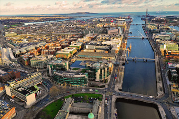 Fototapeta premium Dublin - Zdjęcia lotnicze Dublina dronem DJI Mavic 2 z wysokości ok. 100 metrów