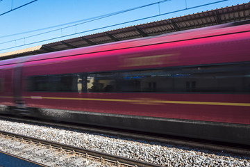 Treno in transito