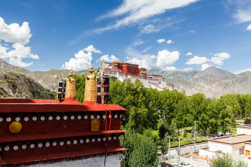 Side view on Potala Palace II (Lhasa, Tibet, China)