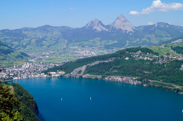 Fototapeta premium Schweizer Alpenpanorama Vierwaldstättersee