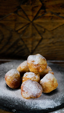 Bunuelos de viento - Spanish Easter doughnut