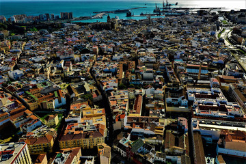 Fototapeta premium Malaga Luftbild - Malaga in Spanien (Andalusien) mit der Drohne DJI Mavic 2 aus der Luft fotografiert