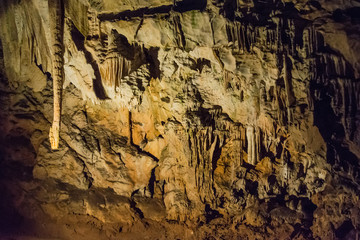 Addentrandosi nelle Grotte di Postumia
