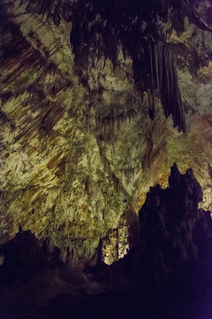Addentrandosi nelle Grotte di Postumia