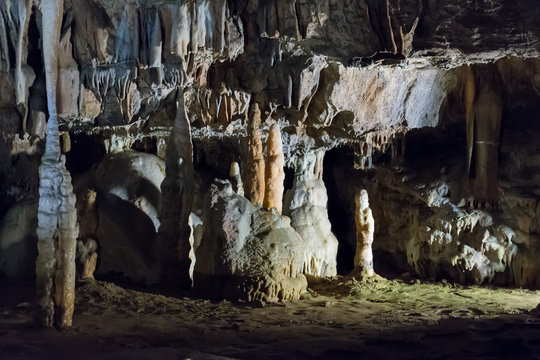 Addentrandosi nelle Grotte di Postumia
