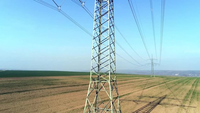 Stromtrasse als Teil der Infrastruktur in l&auml;ndlicher Region