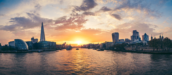 Amazing sunset over the river Thames in London