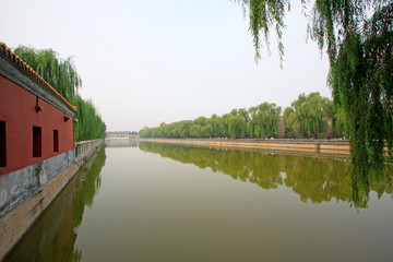 Fototapeta na wymiar Imperial Palace River, Beijing