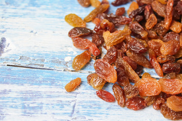 raisins on wooden background