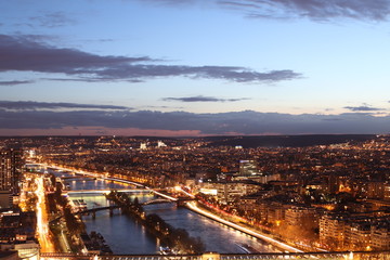 Fototapeta na wymiar Timelapse at night in Paris