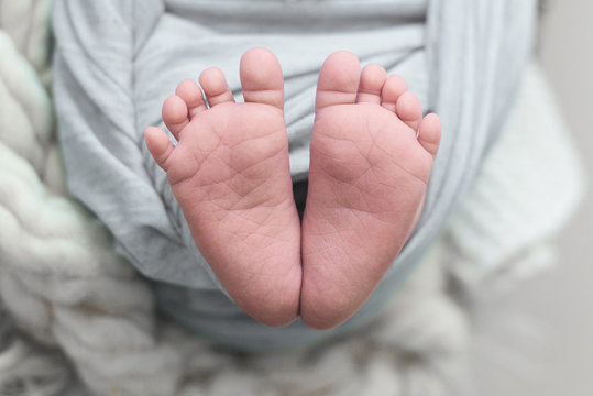 Feet Of A Newborn Baby, Toes In The Hands Of Mom And Dad, Hands And Nails Of A Child, The First Days Of Life After Birth, Scaly Skin