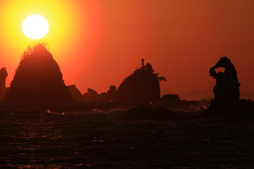 西伊豆　大田子海岸の夕日（春分の頃）