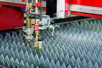 close up cutting head of high precision cnc plasma cutting machine