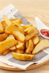 皮付きポテトフライ