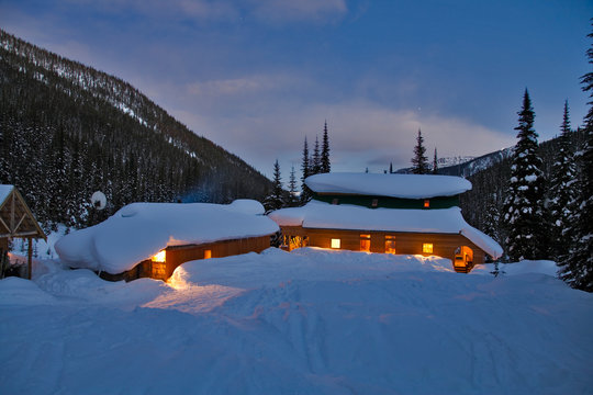 Valhalla Mountain Touring Lodge in the Valhalla mountains of British Columbia, Canada. (releasecode: WR-VMT)