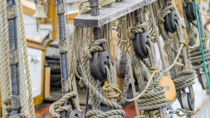 10670_Ropes_and_knots_of_the_big_ship_docking.jpg