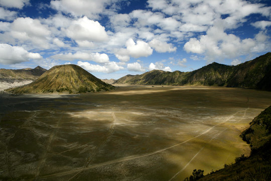 Sunrise over the smoking Gunung Bromo volcano, Bromo-Tengger-Semeru National Park, Java, Indonesia, Southeast Asia, Asia