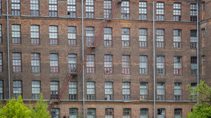 Fototapeta premium 10704_The_wide_view_of_the_old_factory_building.jpg