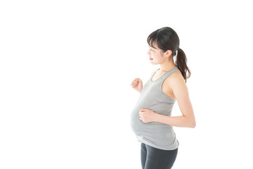 運動をする妊婦