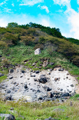 殺生石のある岩肌　無人