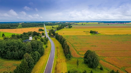 11074_The_huge_Muuga_windmill_in_the_middle_of_the_forest.jpg