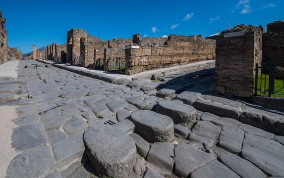 pedestrian crossing in ancient Pompeii