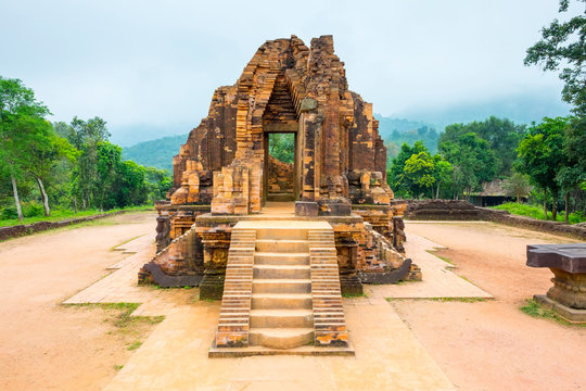 My Son ruins Cham temps site, Vietnam