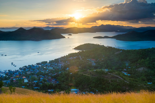 Sunset from Mount Tapyas View Deck over the Calamian Island