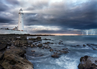 Fototapeta na wymiar Lighthouse in a storm