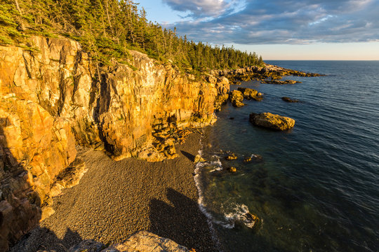 Cobble Beach Near Ravens Nest On The Schoodic Peninsula In Acadia National Park, Maine, USA