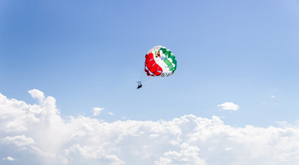 un ballon dans le ciel