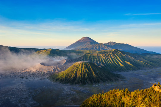 Indonesia, Java, Bromo Tengger Semeru National Park, Mount Bromo volcanic crater at sunrise, Indonesia