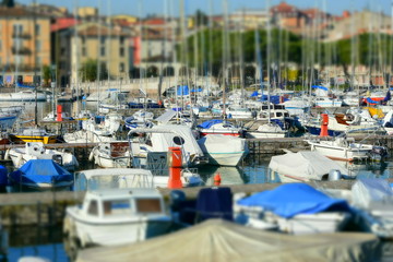 Porto turistico sul lago