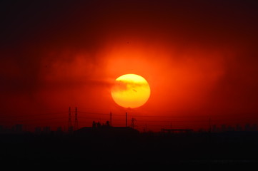 Obraz premium At sunset the sun